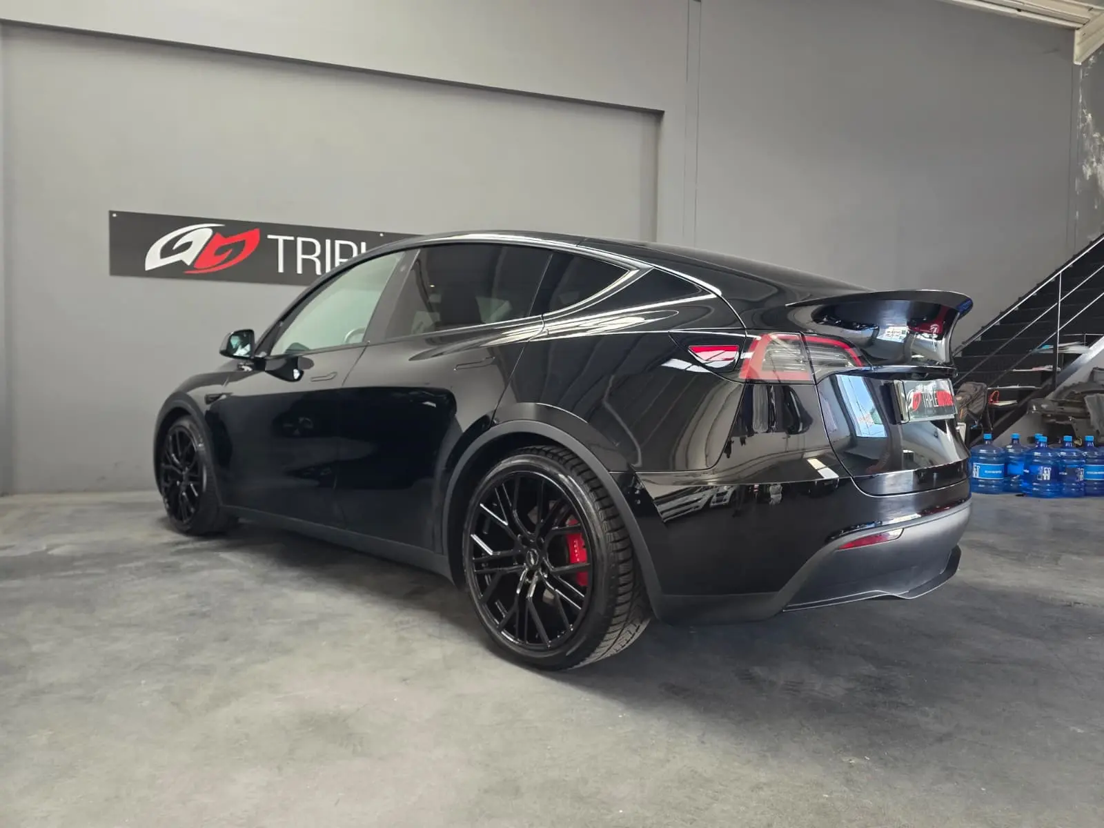 Tesla Model Y Performance Dual Motor AWD 7