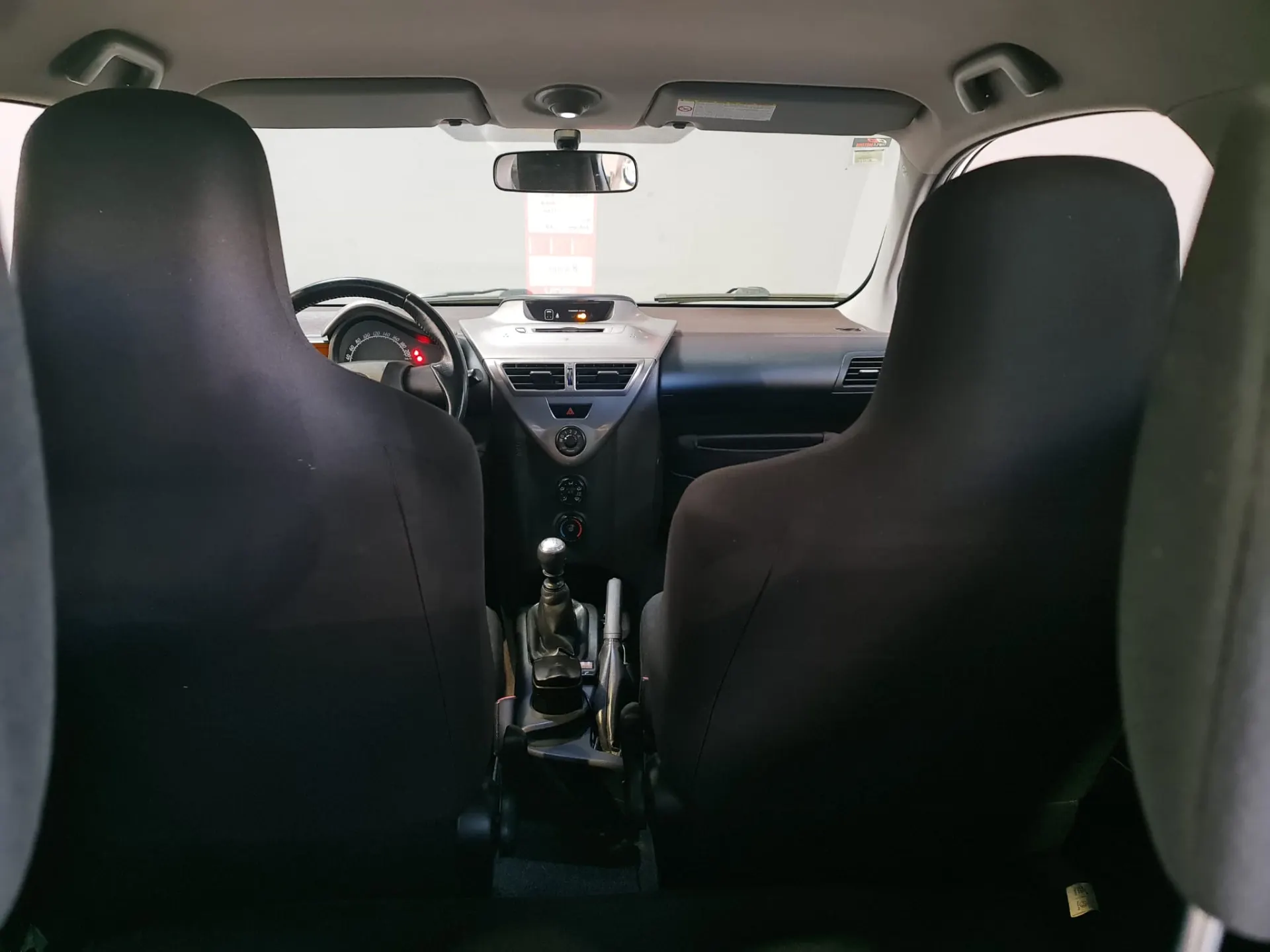 Toyota iQ 1.4 D-4D 11