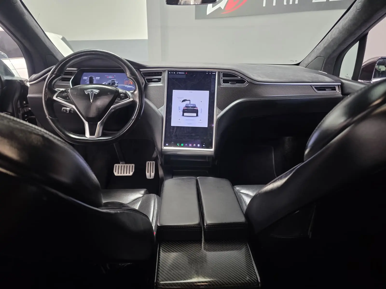 Tesla Model X P100D 17