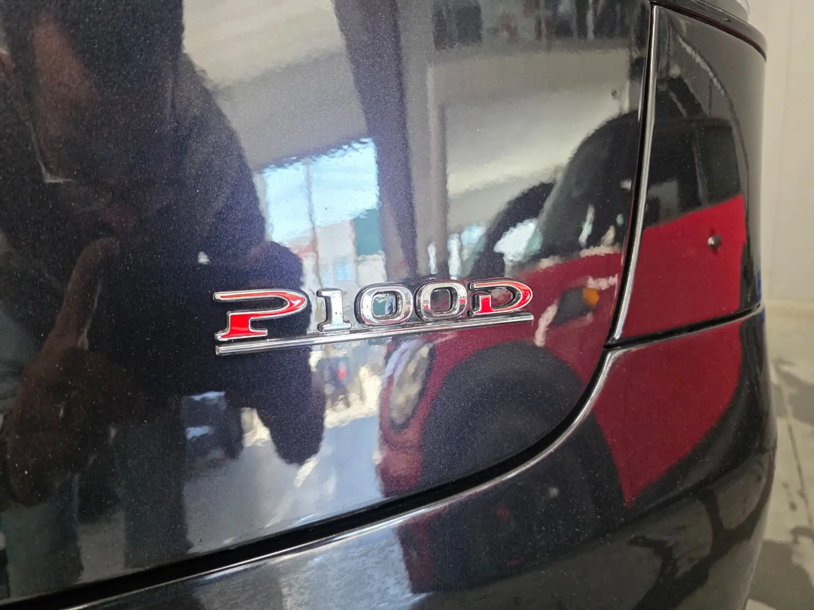 Tesla Model X P100D 10