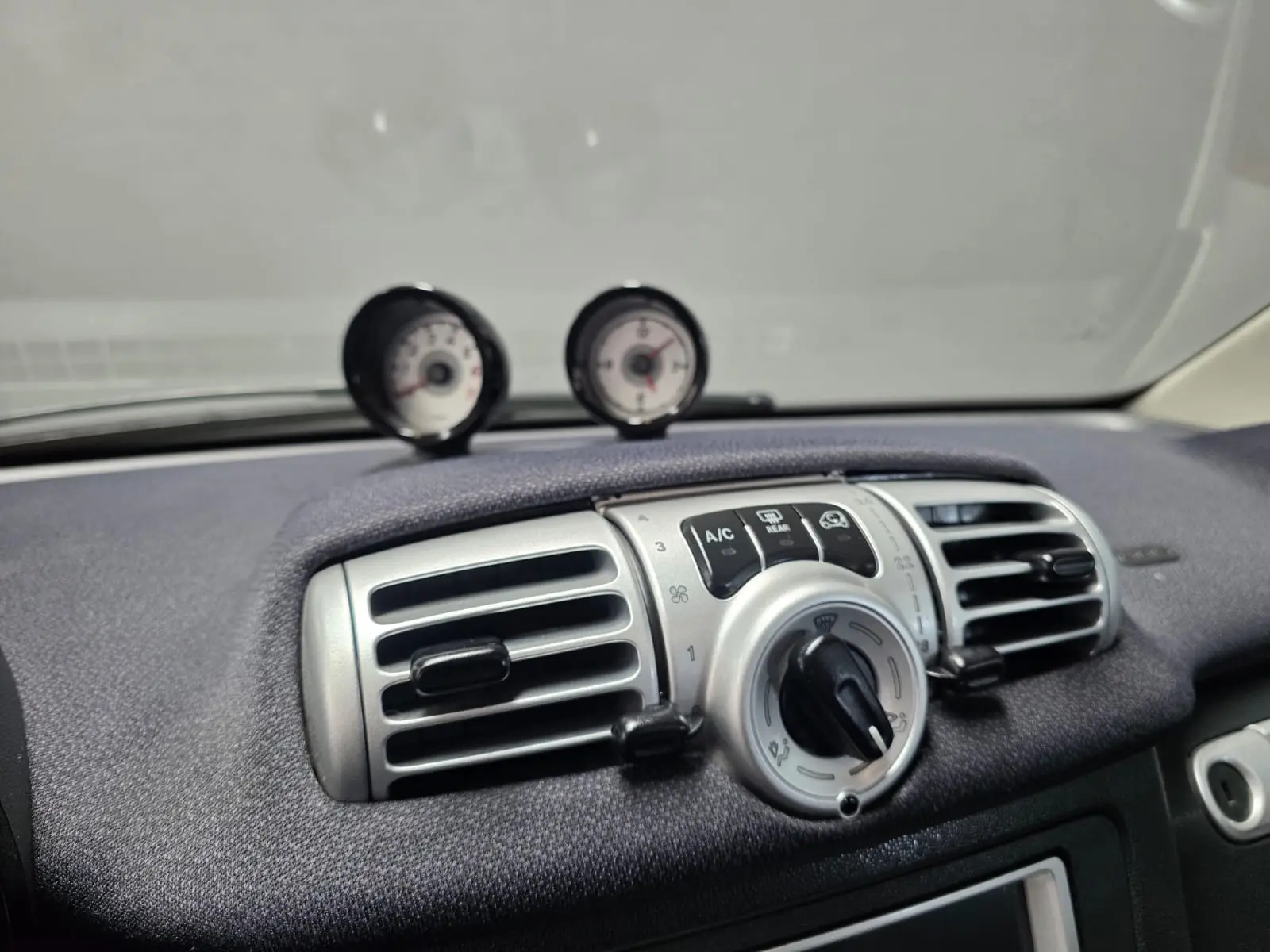 Smart ForTwo Coupé 1.0 mhd Pulse 71 Softouch 12