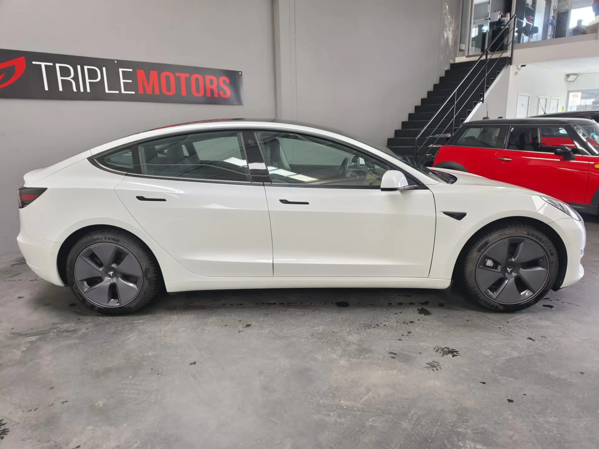 Tesla Model 3 Standard Range Plus RWD 11