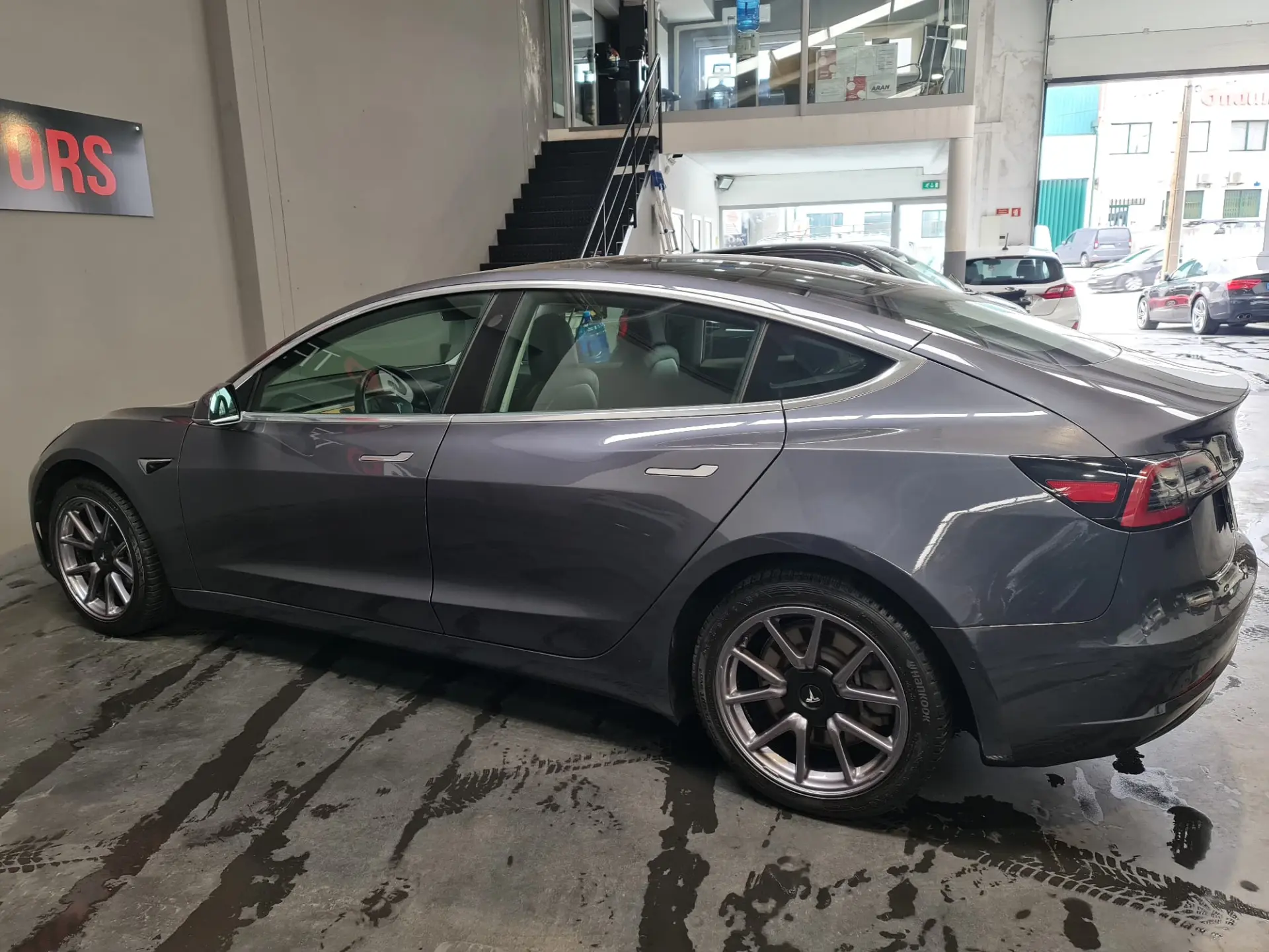 Tesla Model 3 Standard Range Plus RWD 8