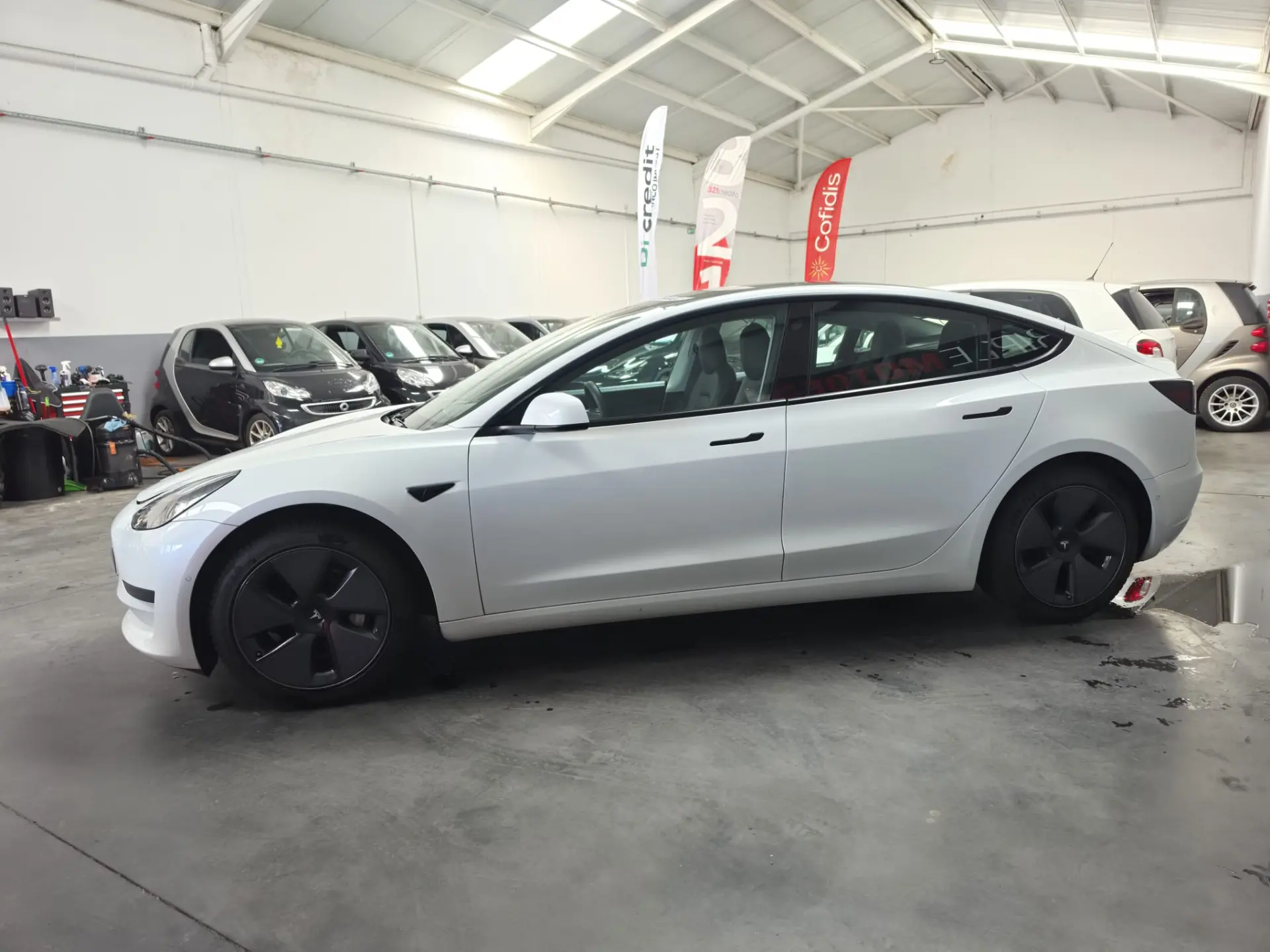 Tesla Model 3 Standard Range Plus RWD 17