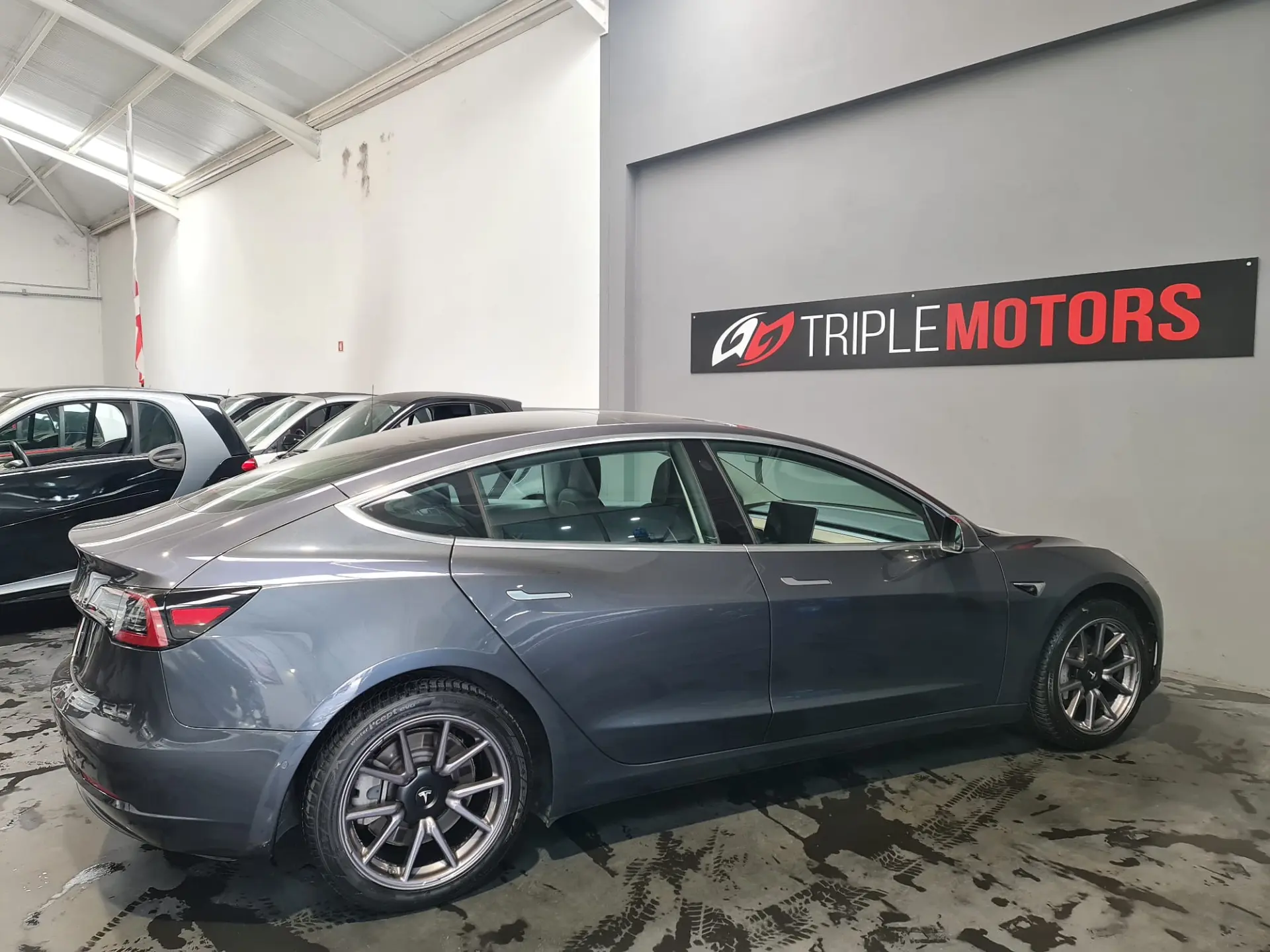 Tesla Model 3 Standard Range Plus RWD 6