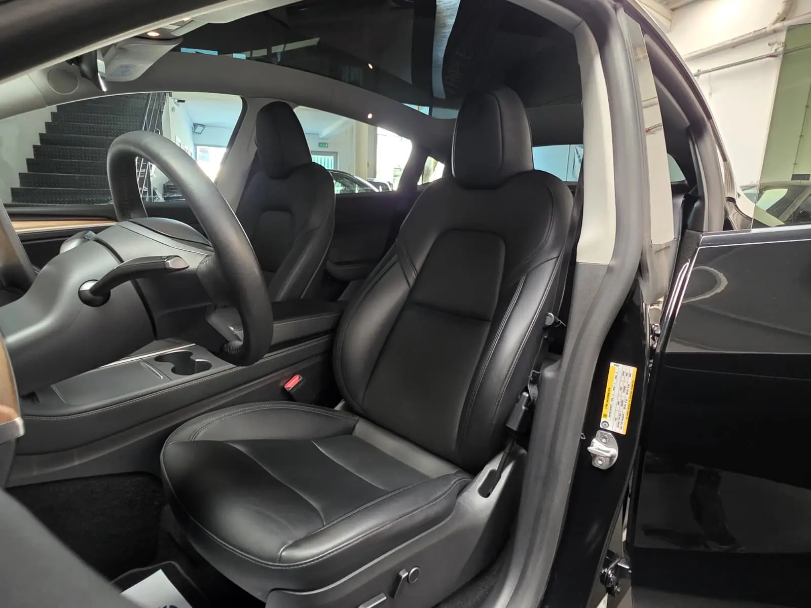 Tesla Model Y Performance Dual Motor AWD 22