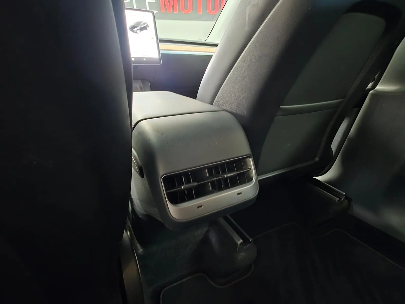 Tesla Model Y Long Range Dual Motor AWD 13
