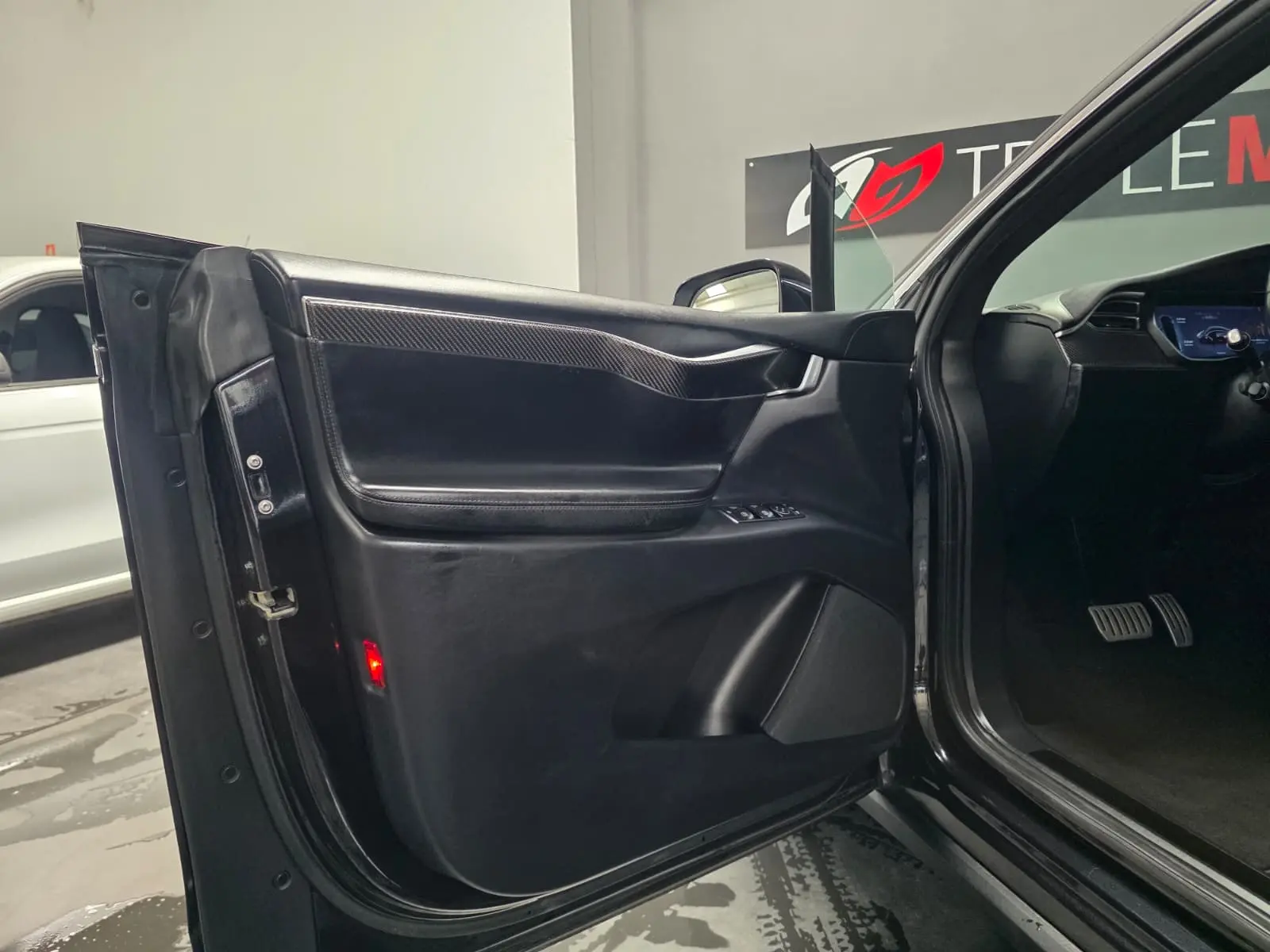 Tesla Model X P100D 18