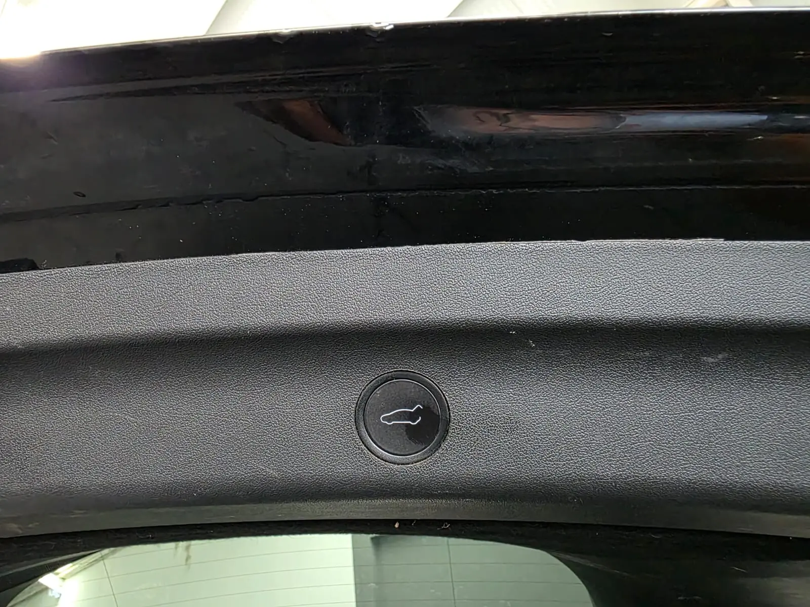 Tesla Model Y Long Range Dual Motor AWD 5