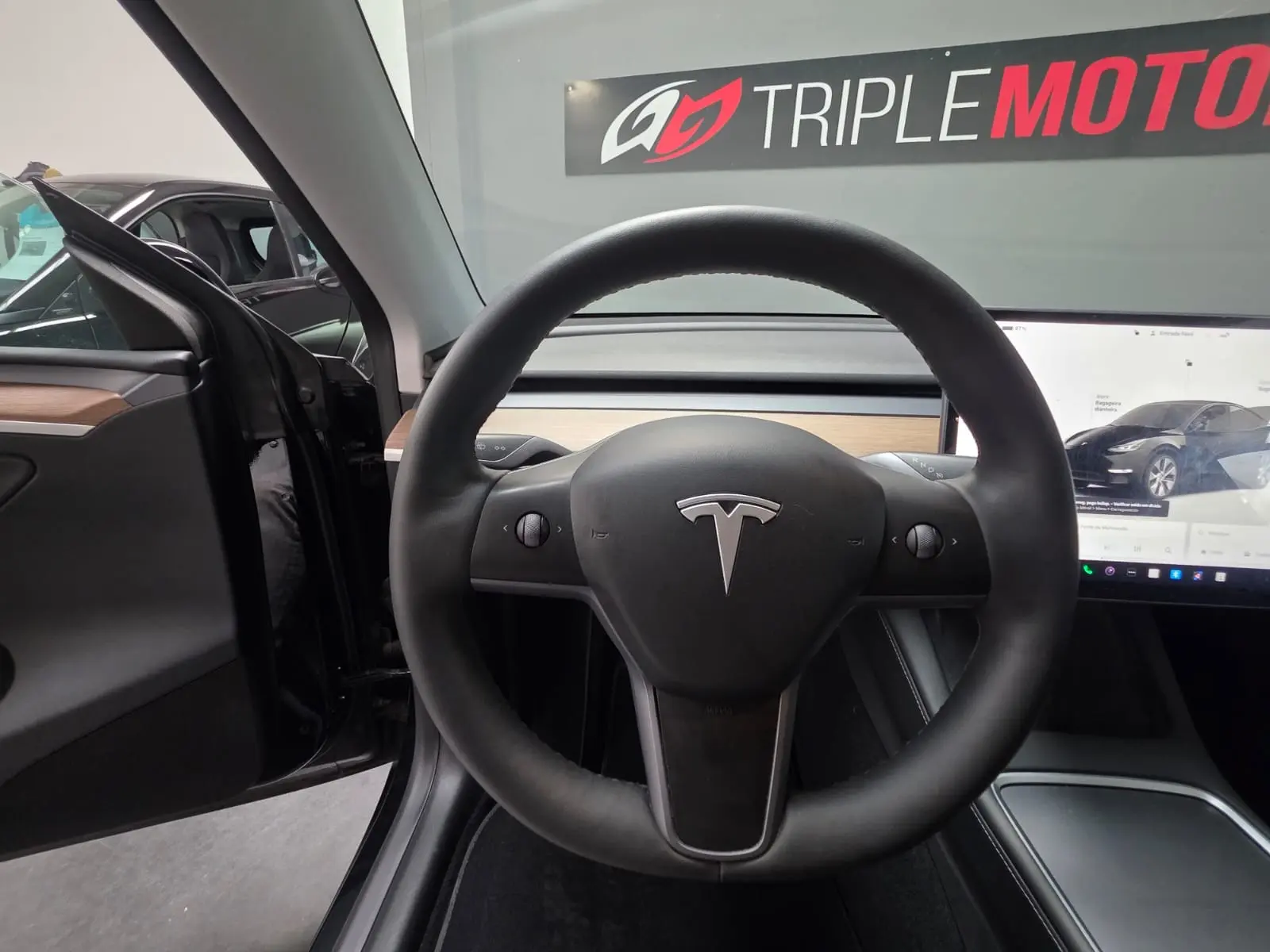 Tesla Model Y Long Range Dual Motor AWD 9