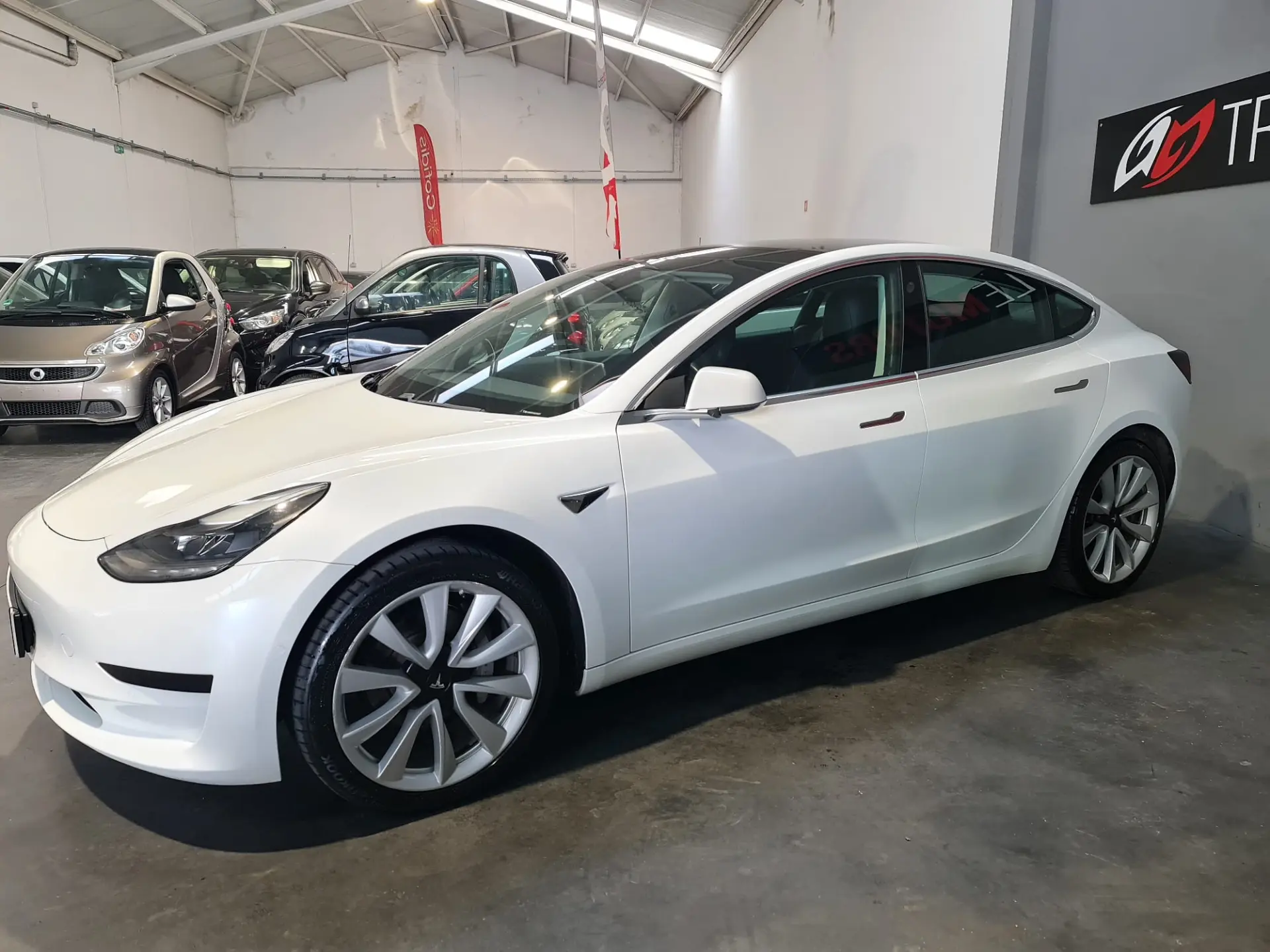 Tesla Model 3 Standard Range Plus RWD 18