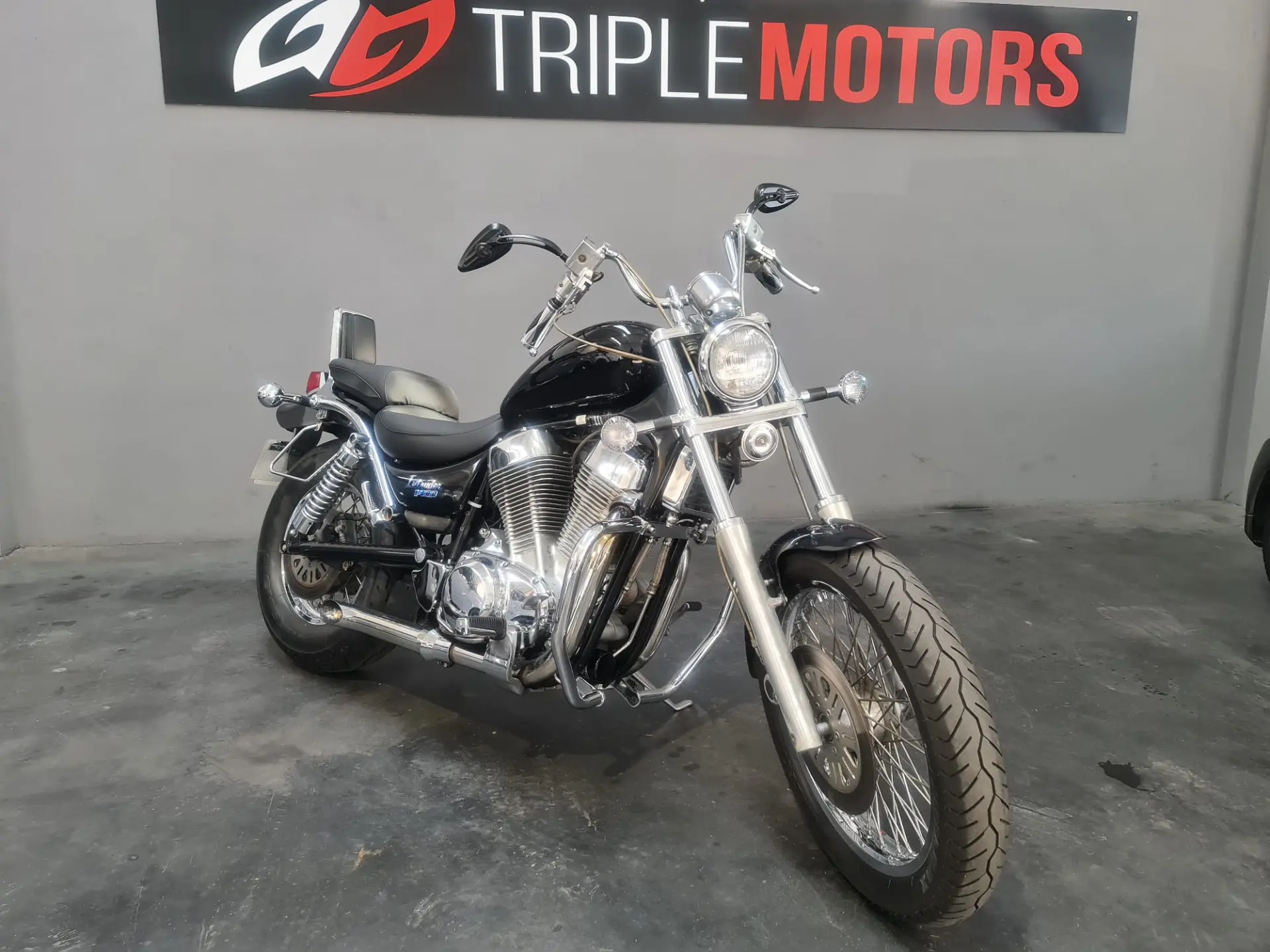 Suzuki Intruder 6