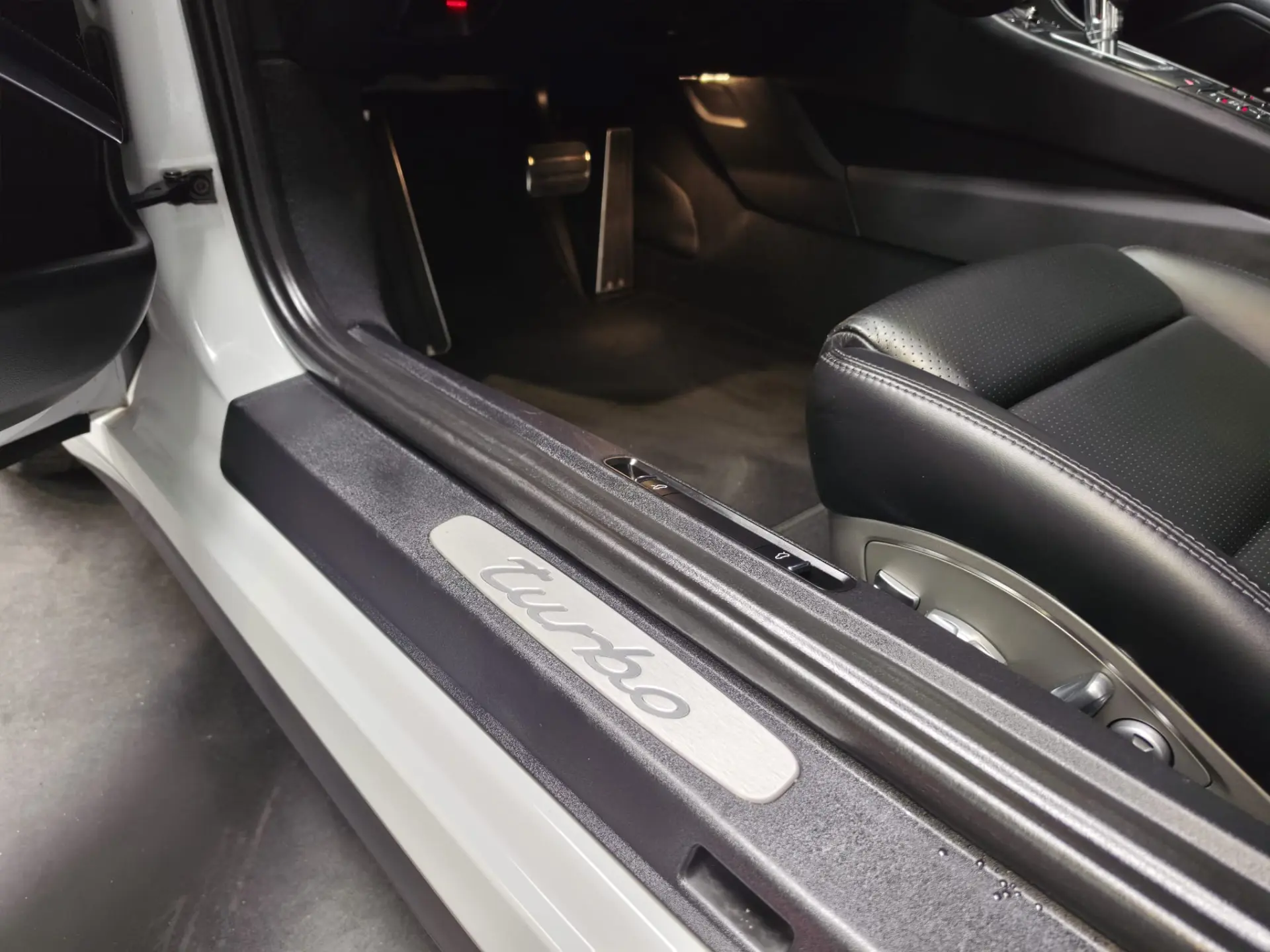 Porsche 911 (991) Turbo PDK 31