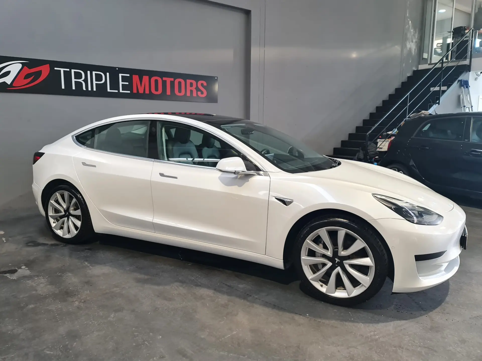 Tesla Model 3 Standard Range Plus RWD 22