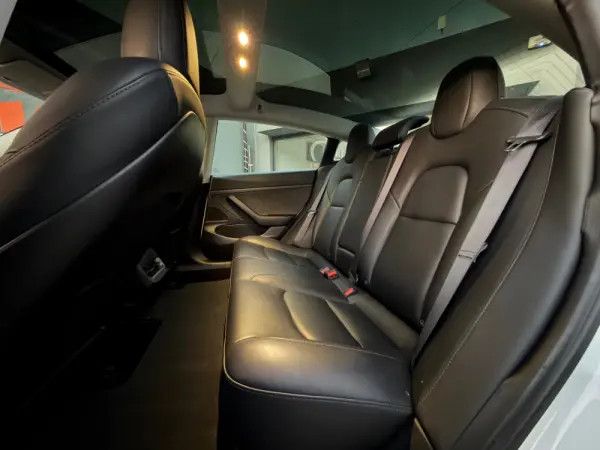 Tesla Model 3 Standard RWD Plus 8
