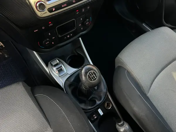 Alfa Romeo MiTo 1.3 JTD Distinctive S&S 8