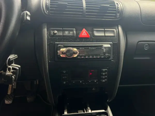 Audi A3 1.9 TDi Attraction 9