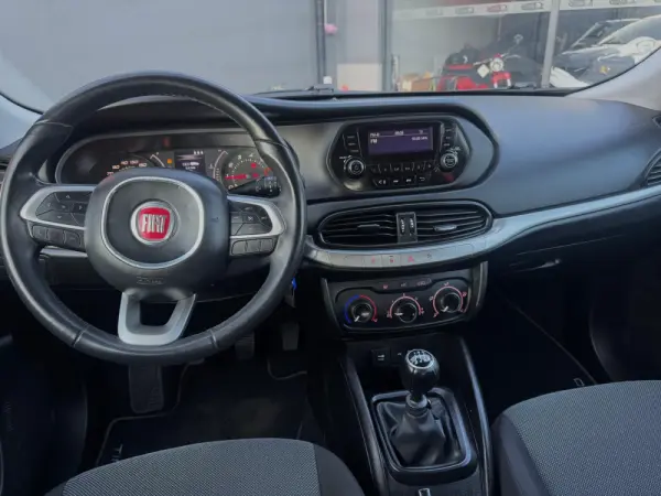 Fiat Tipo Station Wagon 1.4 Easy 8