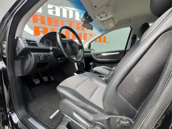 Mercedes-Benz A 150 Classic 6