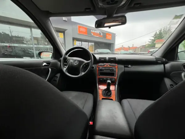 Mercedes-Benz C 220 CDi Avantgarde 10