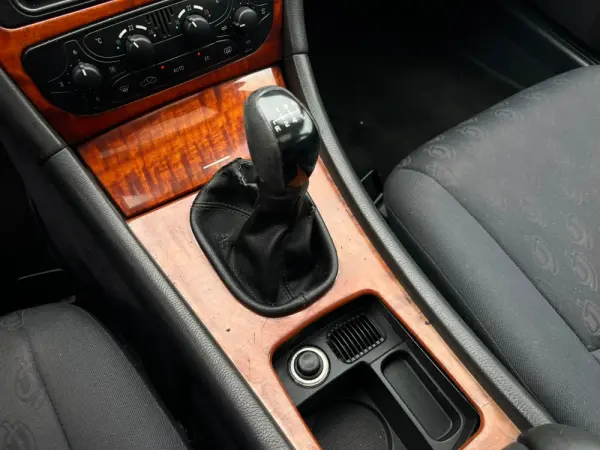Mercedes-Benz C 220 CDi Avantgarde 17