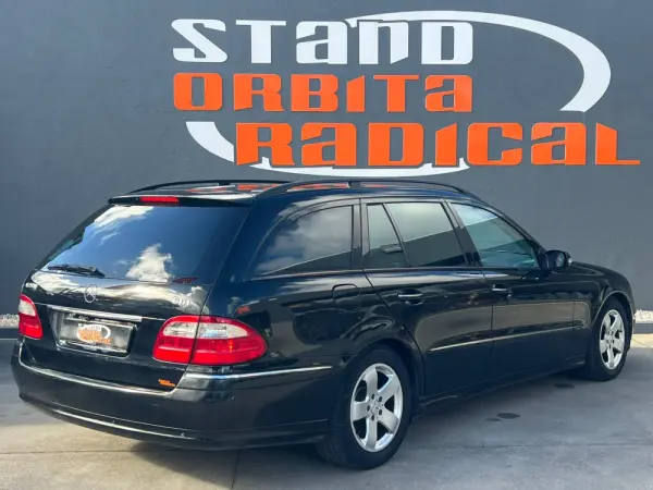 Mercedes-Benz E 220 CDi Avantgarde Aut. 3