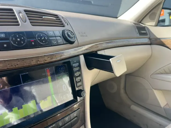 Mercedes-Benz E 220 CDi Avantgarde Aut. 12