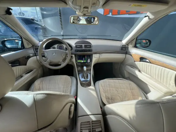 Mercedes-Benz E 220 CDi Avantgarde Aut. 16