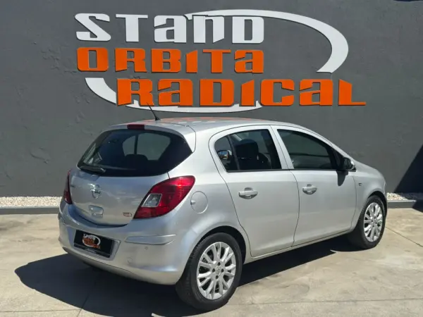 Opel Corsa 1.2 Cosmo 2