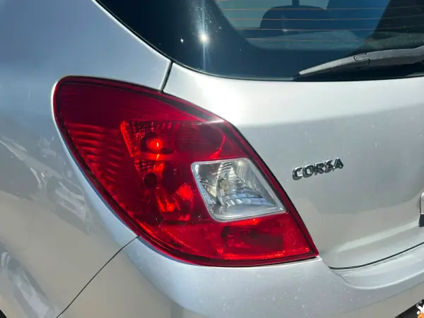 Opel Corsa 1.2 Cosmo 5
