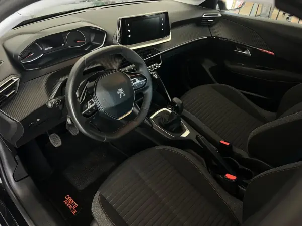 Peugeot 208 1.2 PureTech Active 5