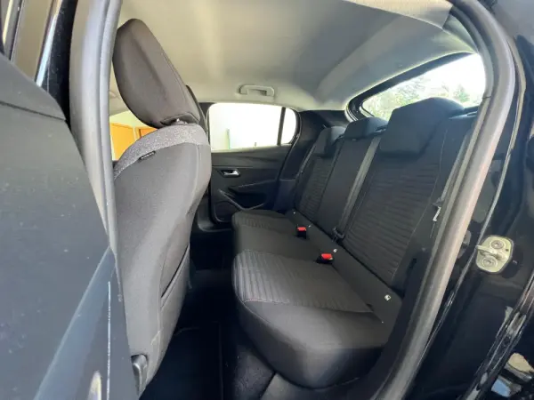 Peugeot 208 1.2 PureTech Active 17