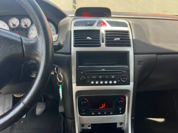 Peugeot 307 SW 1.6 HDi Black & Silver 9