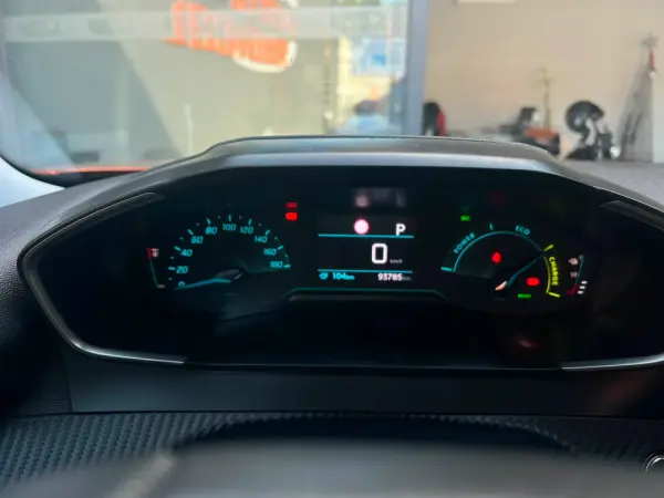 Peugeot e-2008 50 kWh Active Pack 14