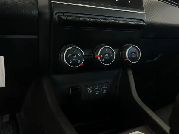 Renault Clio 1.0 TCe Zen Bi-Fuel 8
