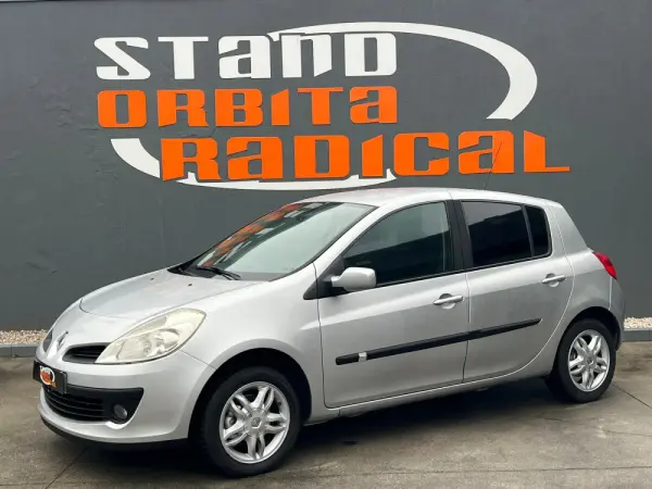 Renault Clio 1.2 16V Dynamique 1