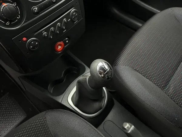 Renault Clio 1.2 16V Dynamique 8