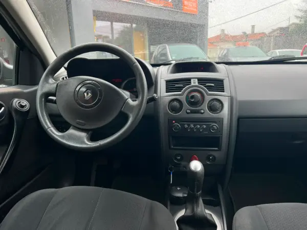 Renault Mégane 1.5 dCi C. Authentique 13