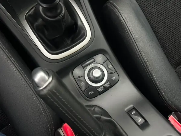 Renault Mégane Coupe 1.5 dCi Sport 9