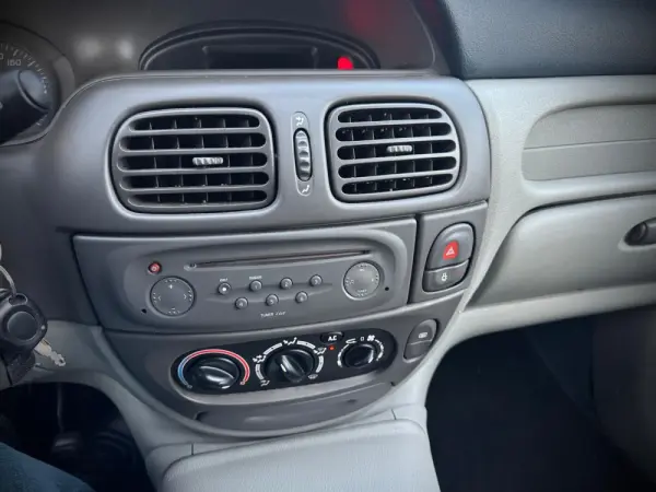 Renault Scénic 1.4 16V 8