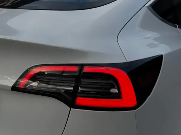 Tesla Model 3 Standard Range Plus RWD 6