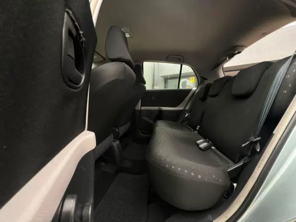 Toyota Yaris 1.0 VVT-i AC 15