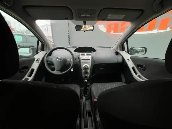 Toyota Yaris 1.0 VVT-i AC 16