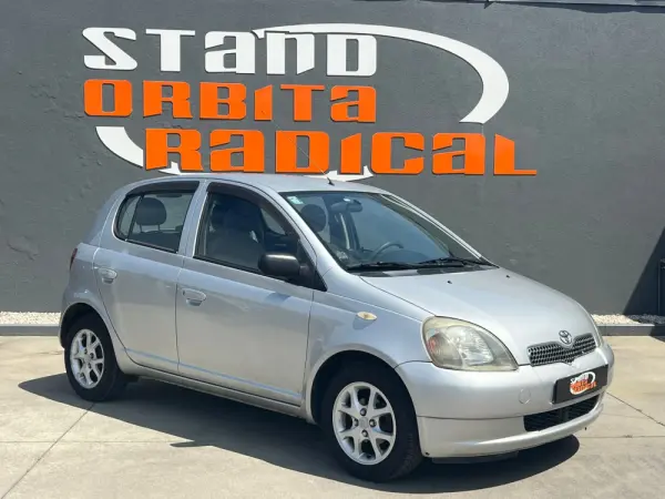 Toyota Yaris 1.0 Base C/Radio 3