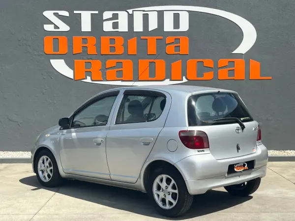 Toyota Yaris 1.0 Base C/Radio 4