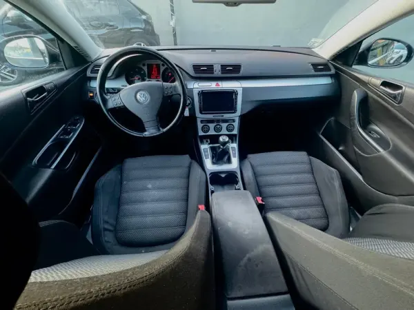 Volkswagen Passat 2.0 TDi Sport 5