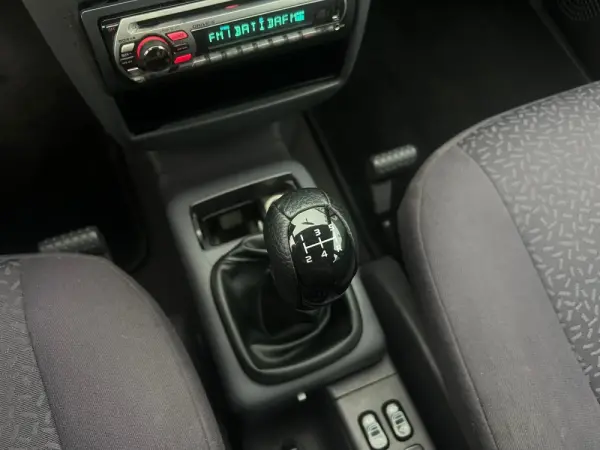 Mercedes-Benz A 140 Classic 9