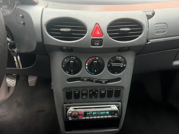 Mercedes-Benz A 140 Classic 11