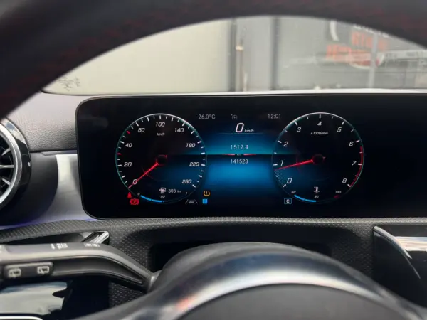 Mercedes-Benz A 180 AMG LINE ECRA FULL LED 29