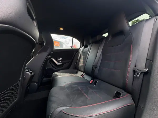Mercedes-Benz A 180 AMG LINE ECRA FULL LED 32